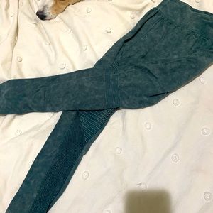 Fashionable high waisted leggings